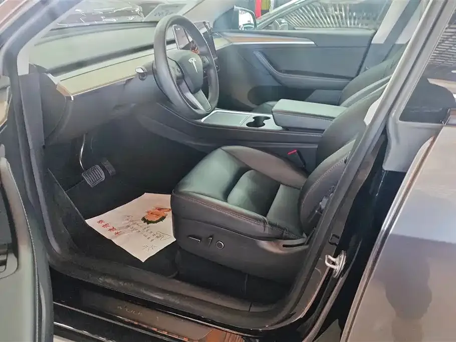 Tesla Model Y 2023 из CN, фото 4