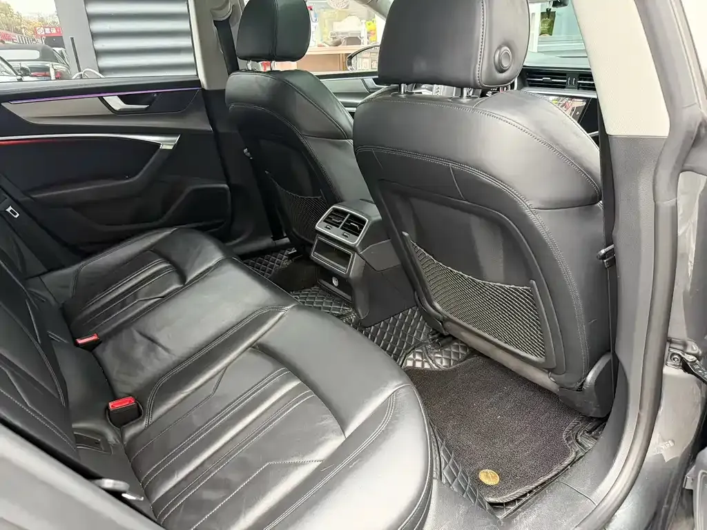 Audi A7 2021 из CN, фото 8