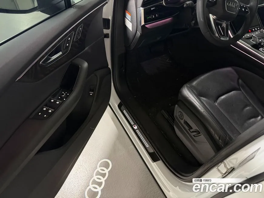 Audi Q7 2021 из KR, фото 4