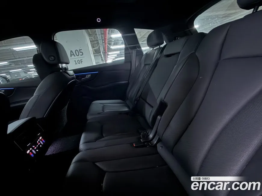 Audi Q7 2021 из KR, фото 8