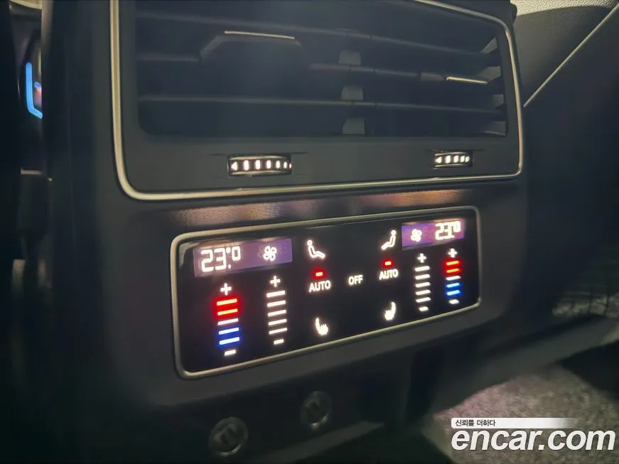 Audi Q7 2021 из KR, фото 9