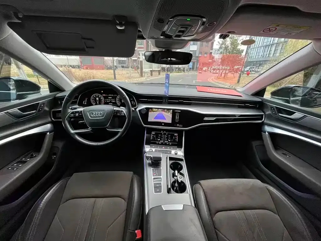Audi A7L — фото 5