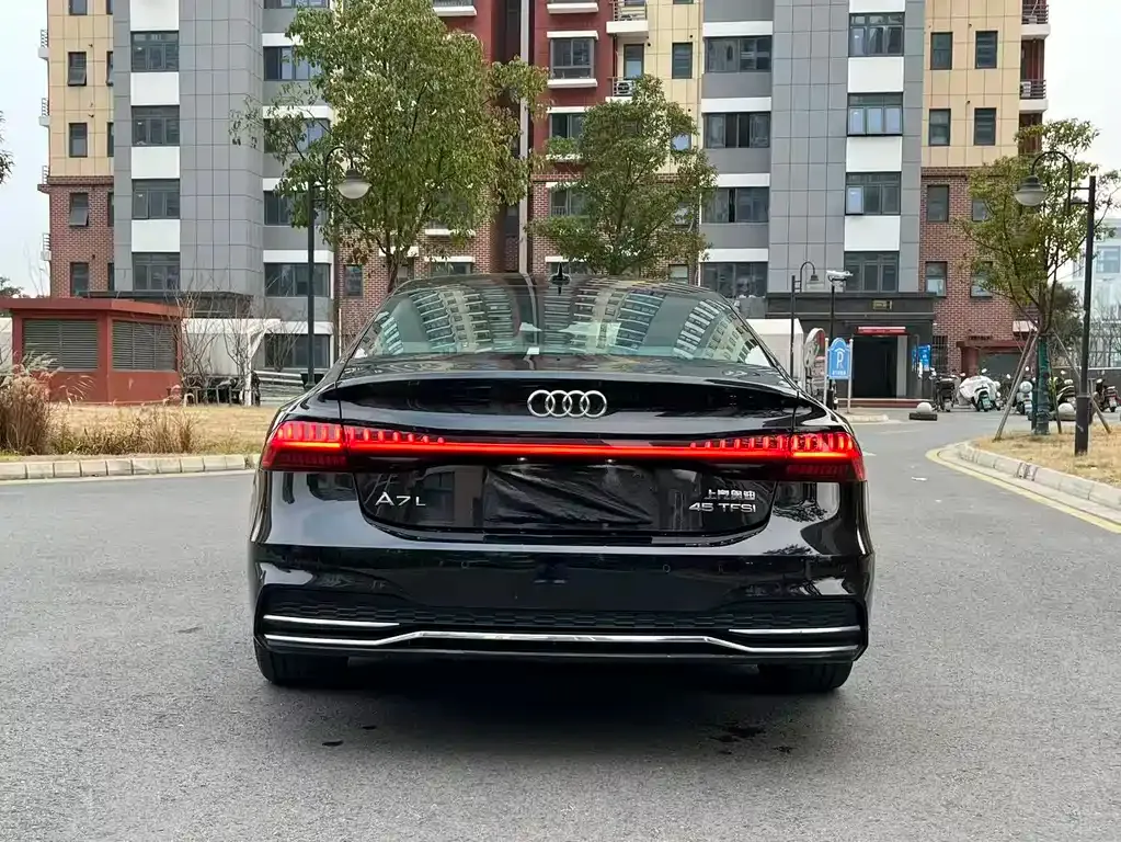 Audi A7L — фото 3