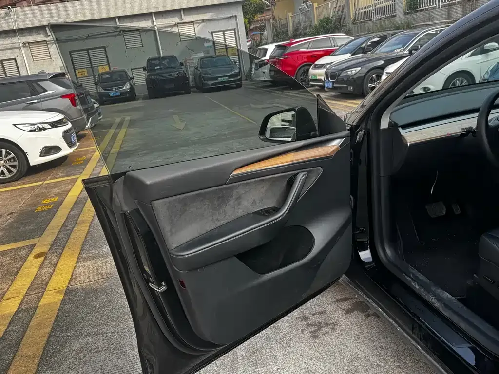 Tesla Model Y 2021 из CN, фото 10