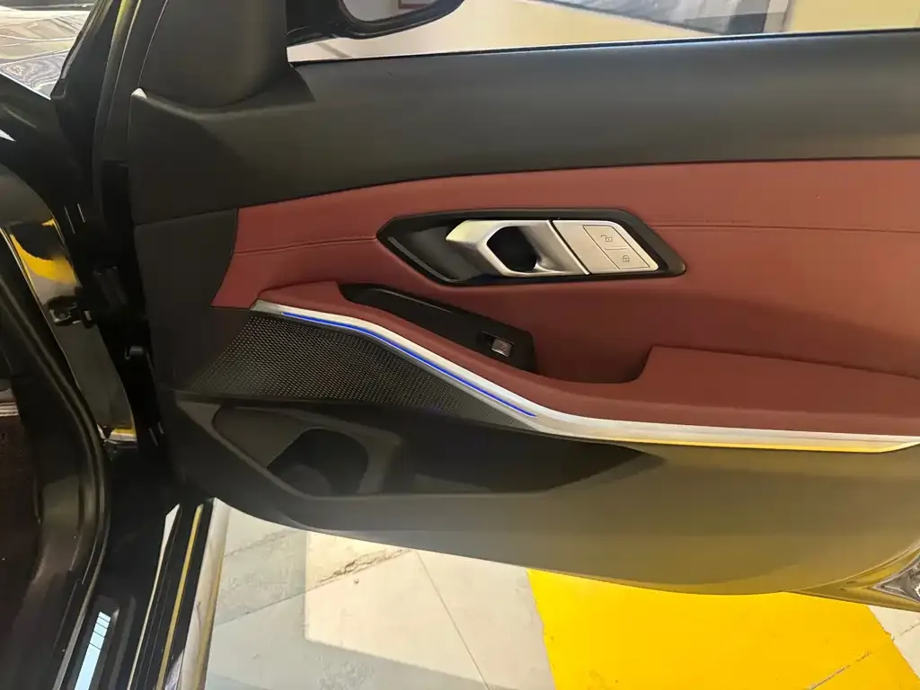 BMW 3 Series 2021 из CN, фото 5