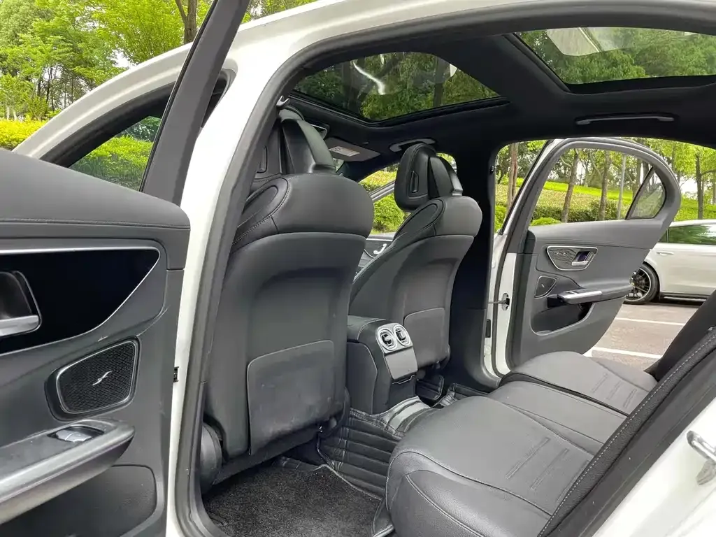 Mercedes-Benz C-Class 2023 из CN, фото 2