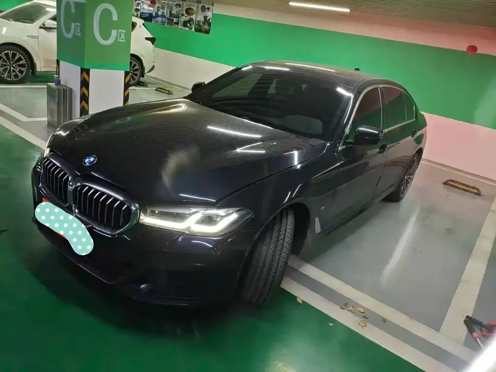 BMW 5 Series — фото 1