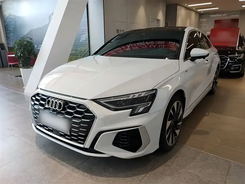 Audi A3 — фото 1