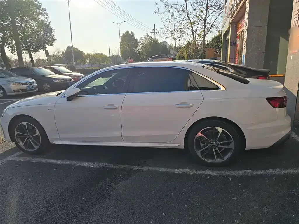 Audi A4L 2024 из CN, фото 6