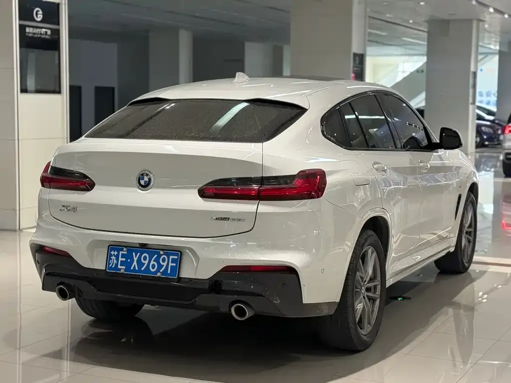 BMW X4 — фото 4