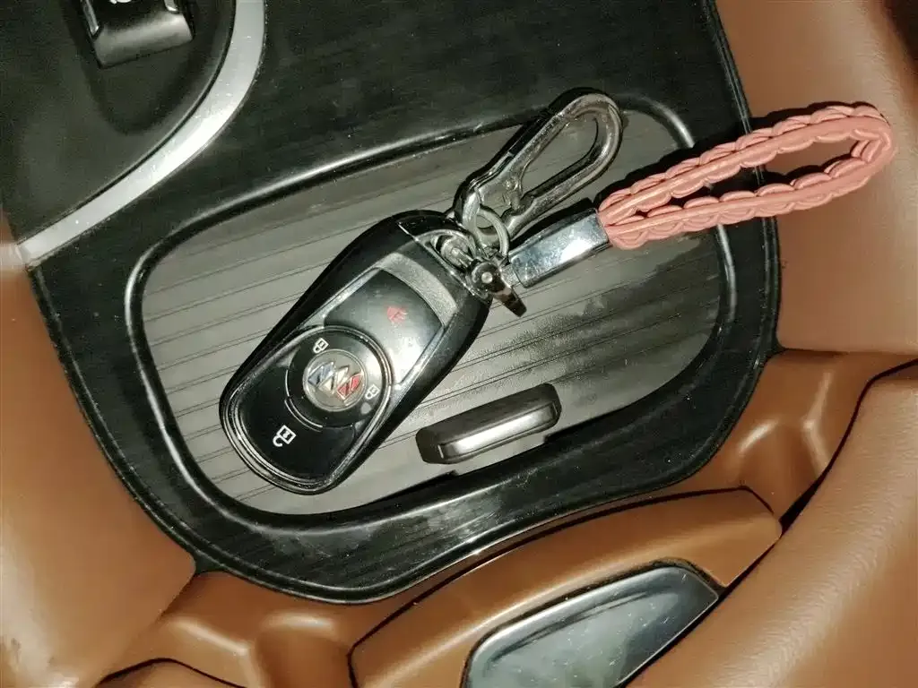 Buick Envision Plus — фото 8