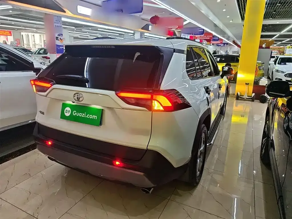 Toyota RAV4 2021 из CN, фото 7
