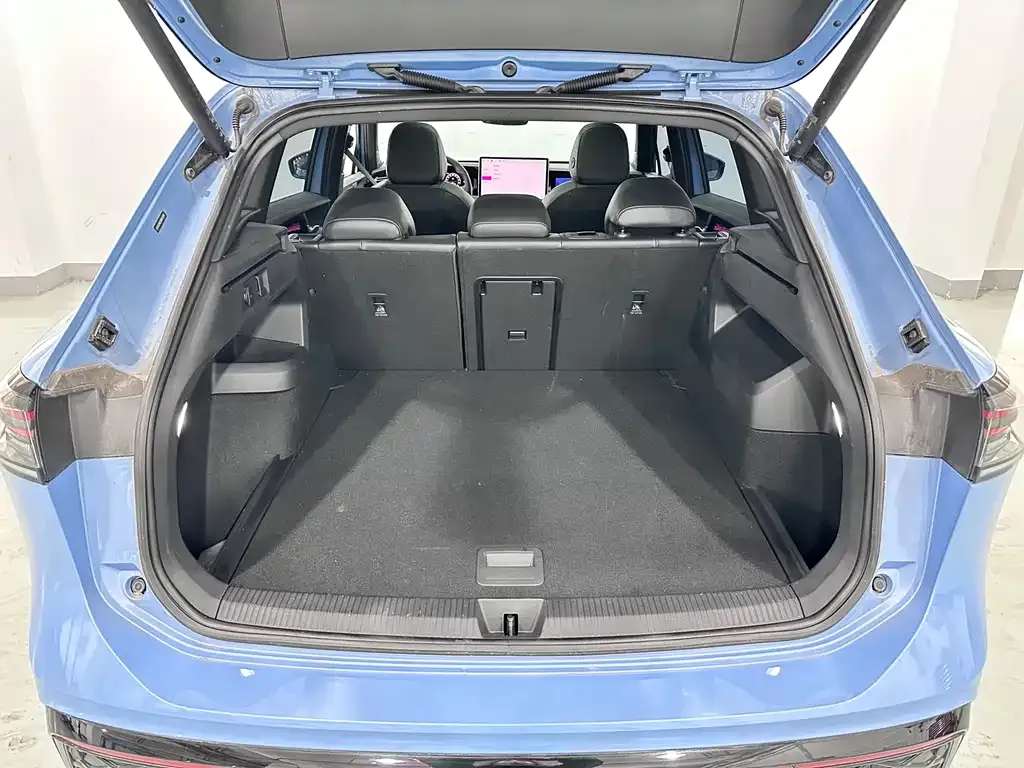 Volkswagen Tiguan L 2024 из CN, фото 8