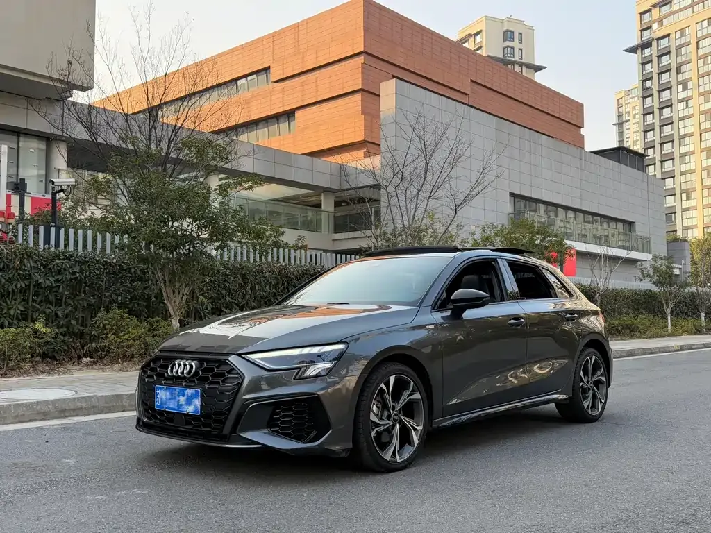 Audi A3 2023 из CN, фото 1
