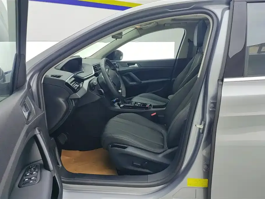 Peugeot 408 2025 из CN, фото 4