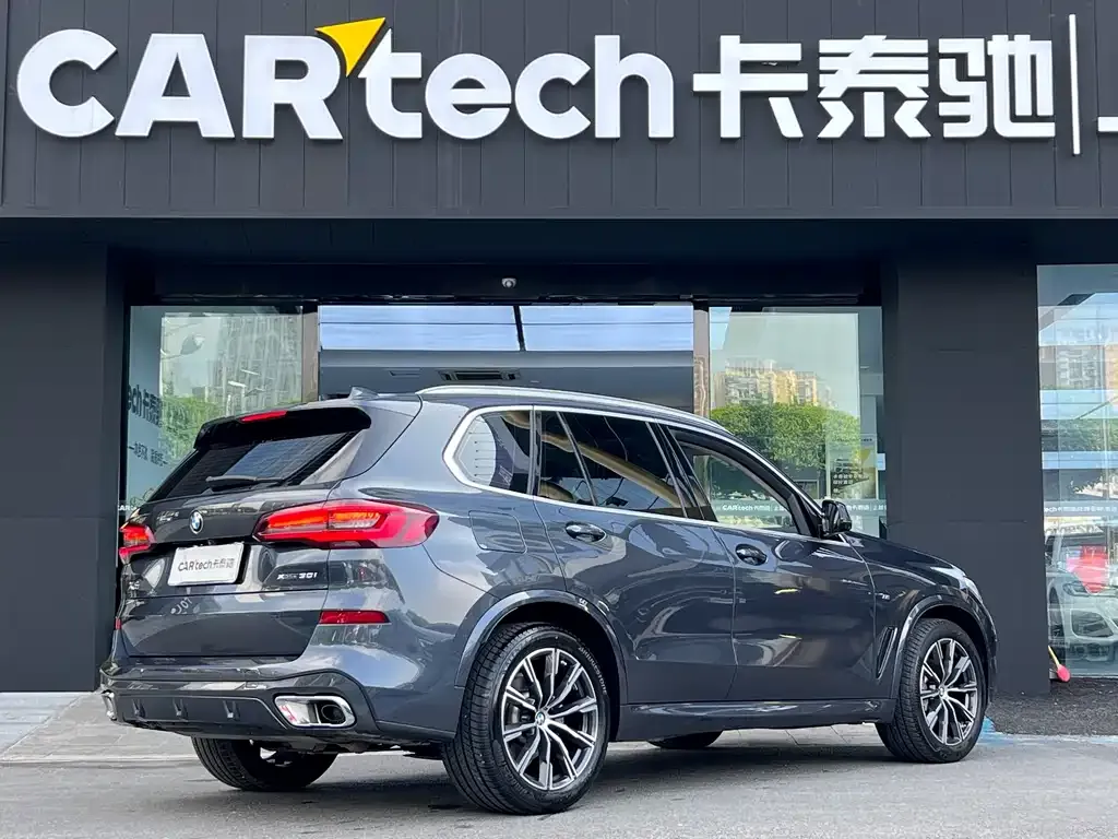 BMW X5 (Import) — фото 2