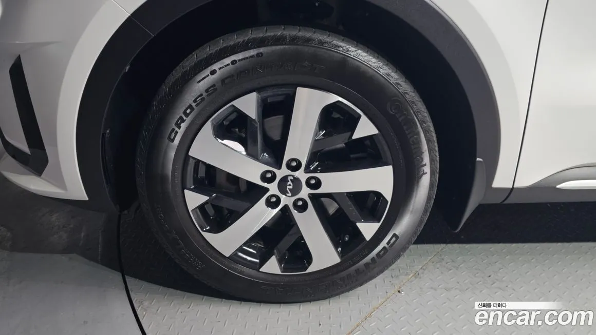 Kia Sorento — фото 6