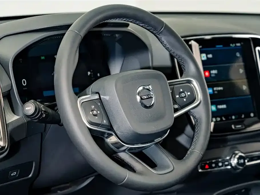 Volvo XC40 2024 из CN, фото 3