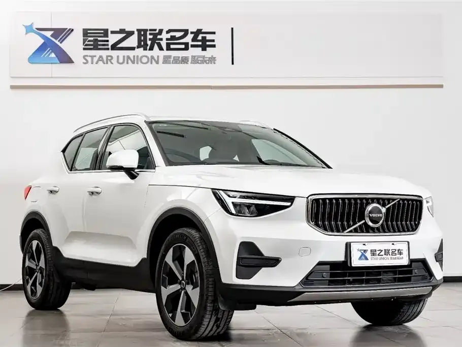Volvo XC40 2024 из CN, фото 2