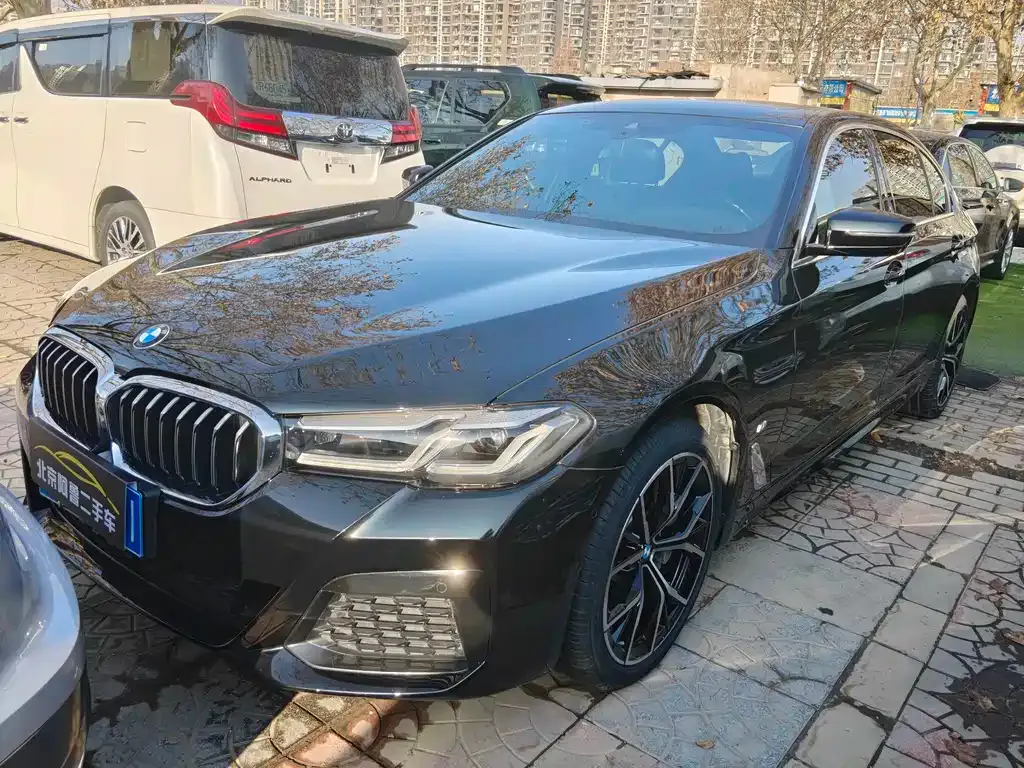 BMW 5 Series — фото 1