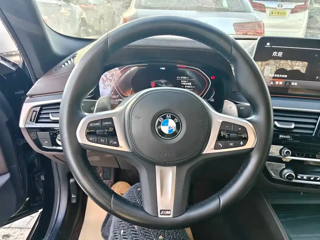 BMW 5 Series — фото 10