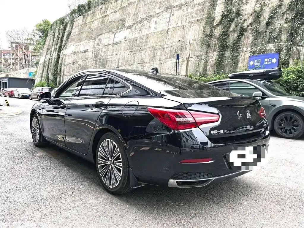 Hongqi H5 — фото 9