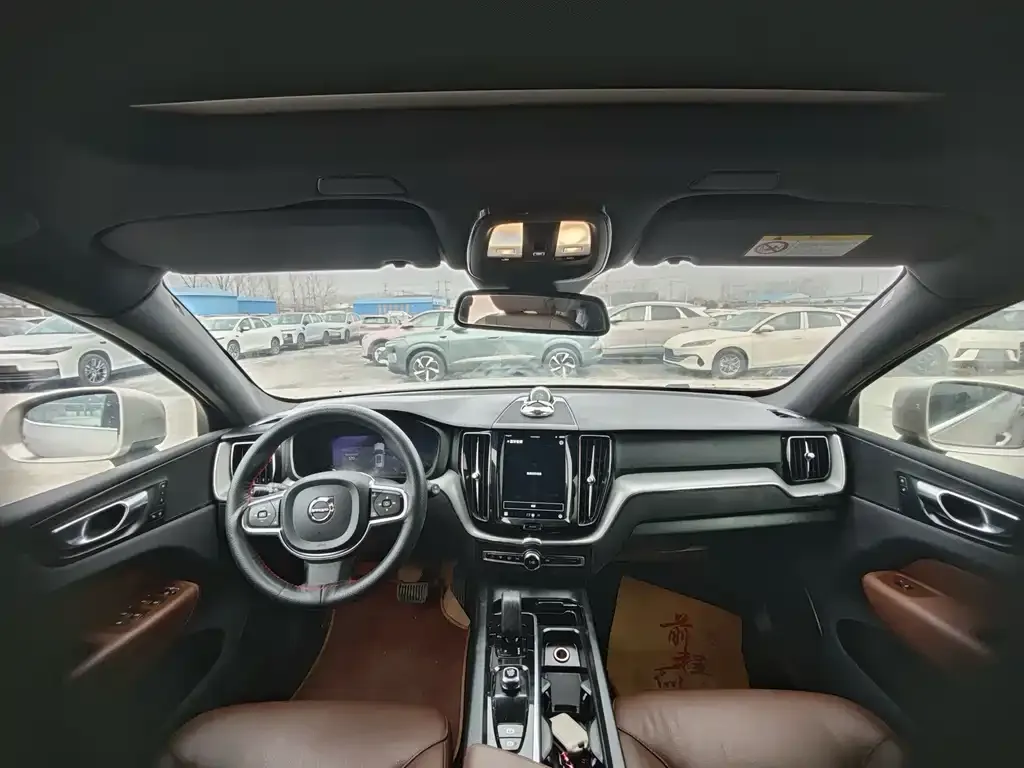 Volvo XC60 2024 из CN, фото 4