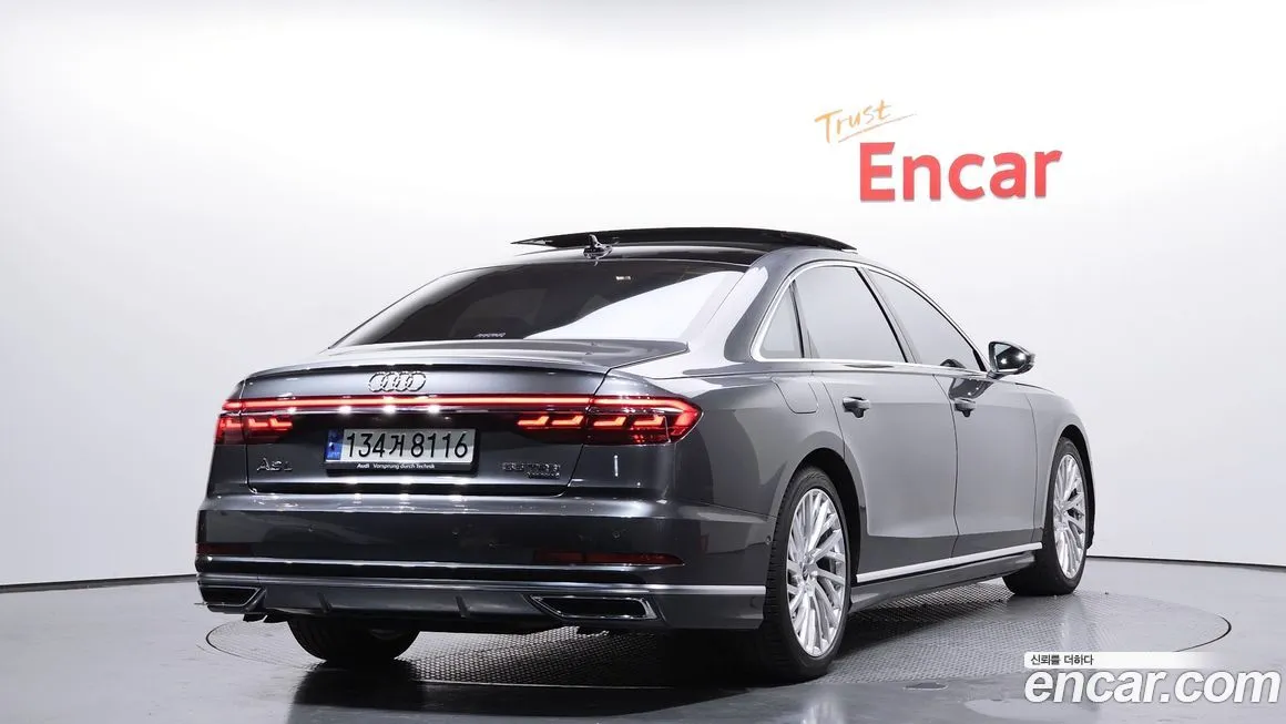 Audi A8 — фото 3