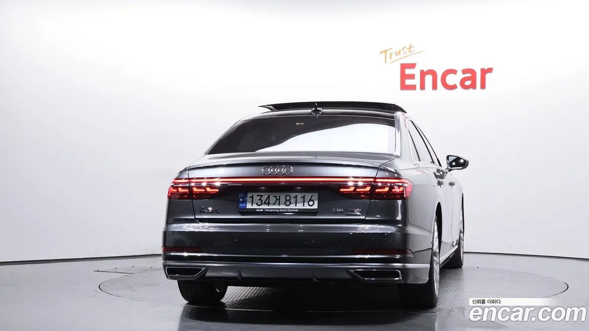 Audi A8 — фото 5