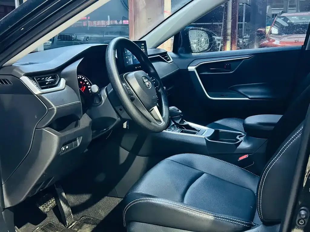 Toyota RAV4 2024 из CN, фото 6