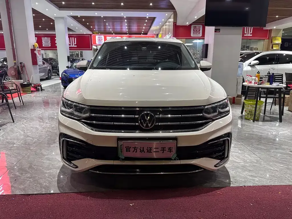 Volkswagen Tiguan L New Energy — фото 3