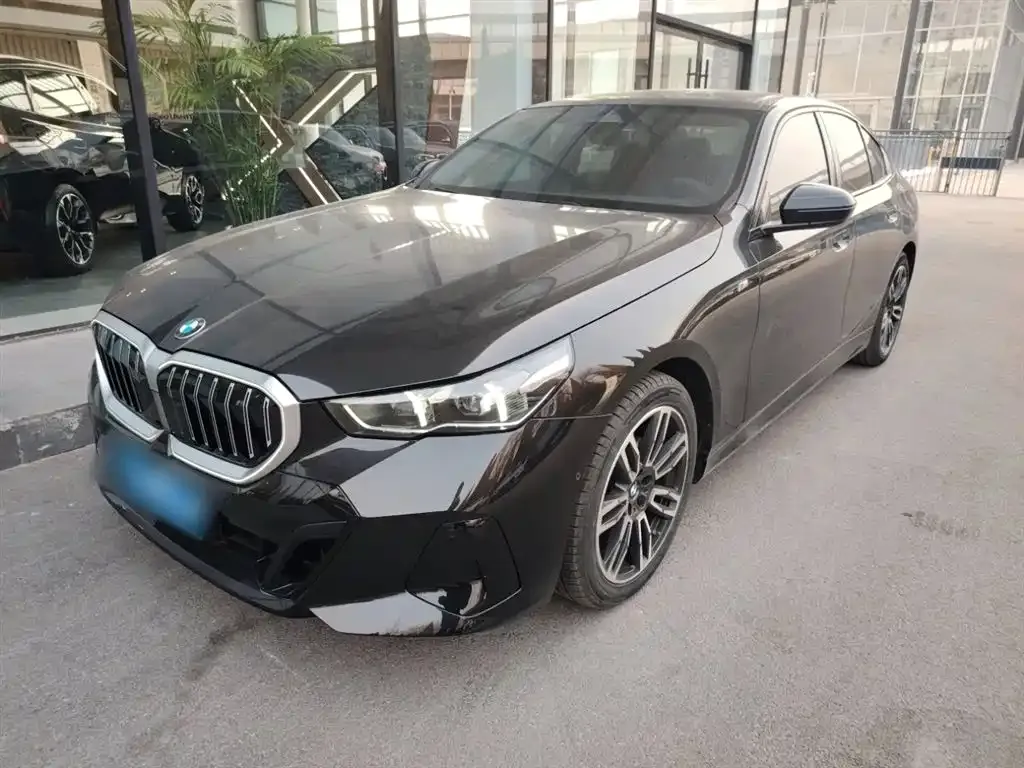 BMW 5 Series (Import) 2025 из CN, фото 4
