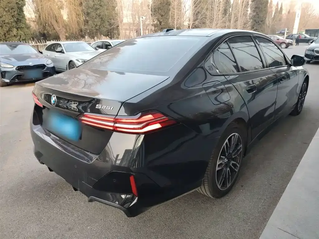 BMW 5 Series (Import) 2025 из CN, фото 3