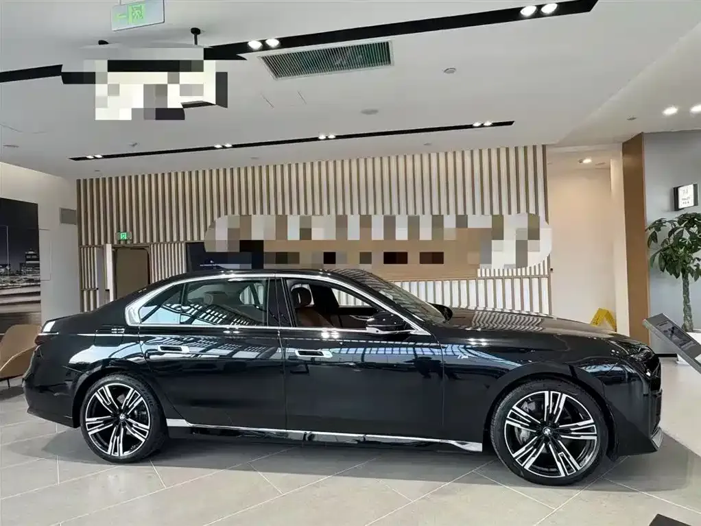 BMW 7 Series — фото 6