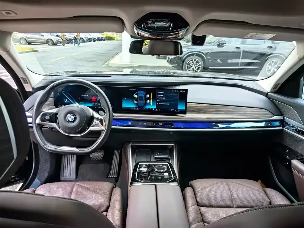 BMW 7 Series — фото 4