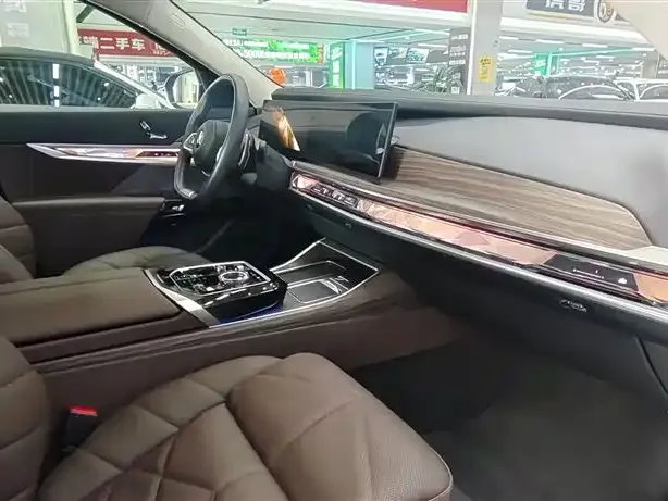 BMW 7 Series — фото 2