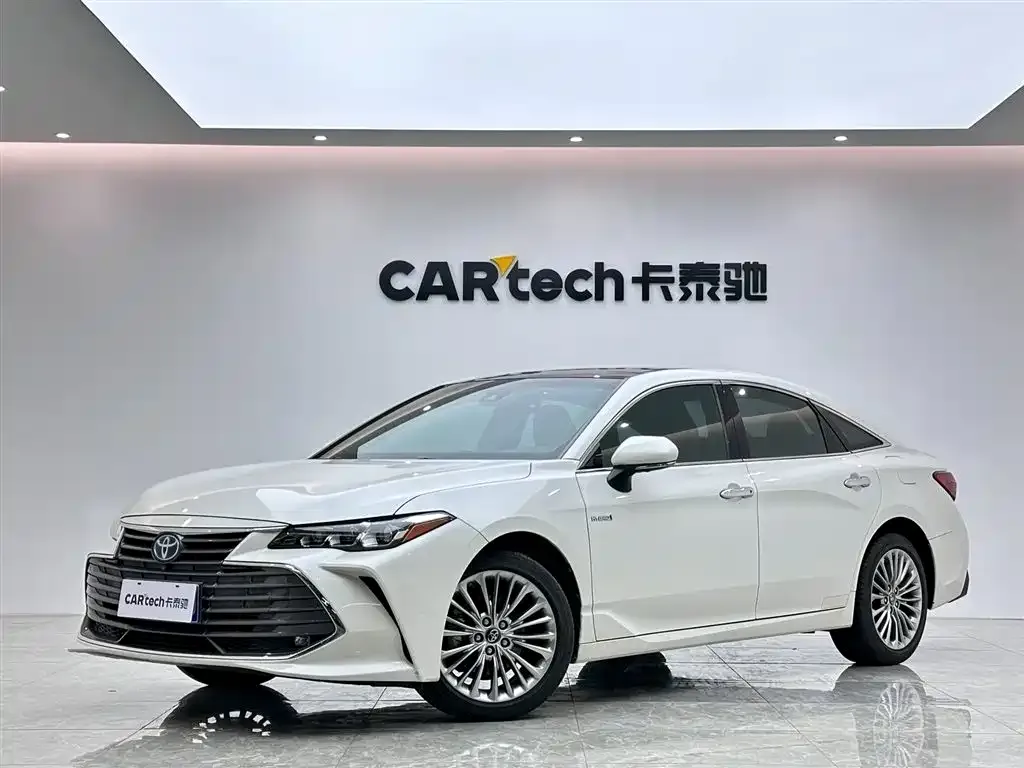 Toyota Avalon — фото 1