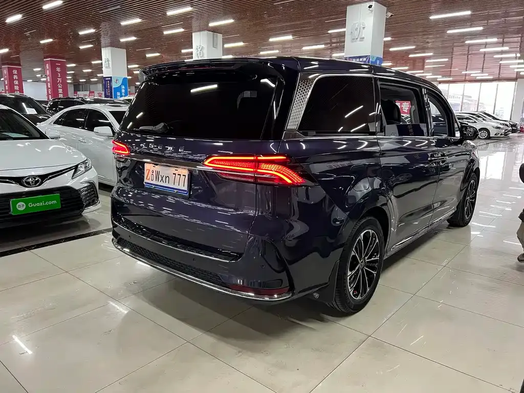 Roewe iMAX8 2022 из CN, фото 10