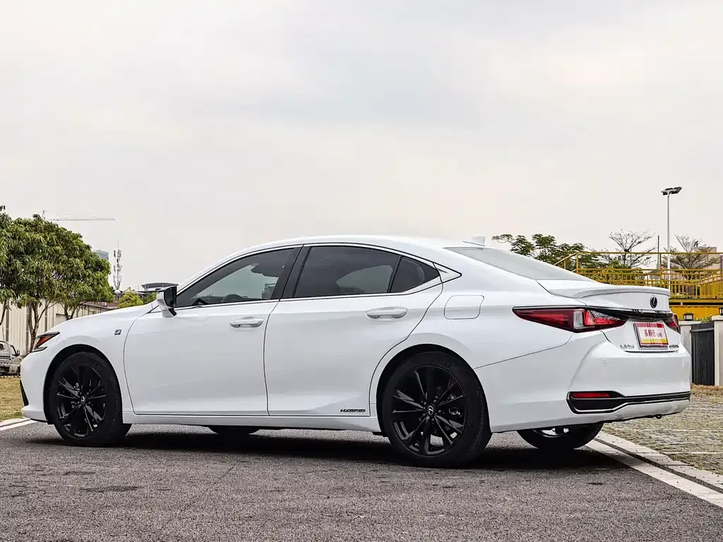Lexus ES 2021 из CN, фото 9