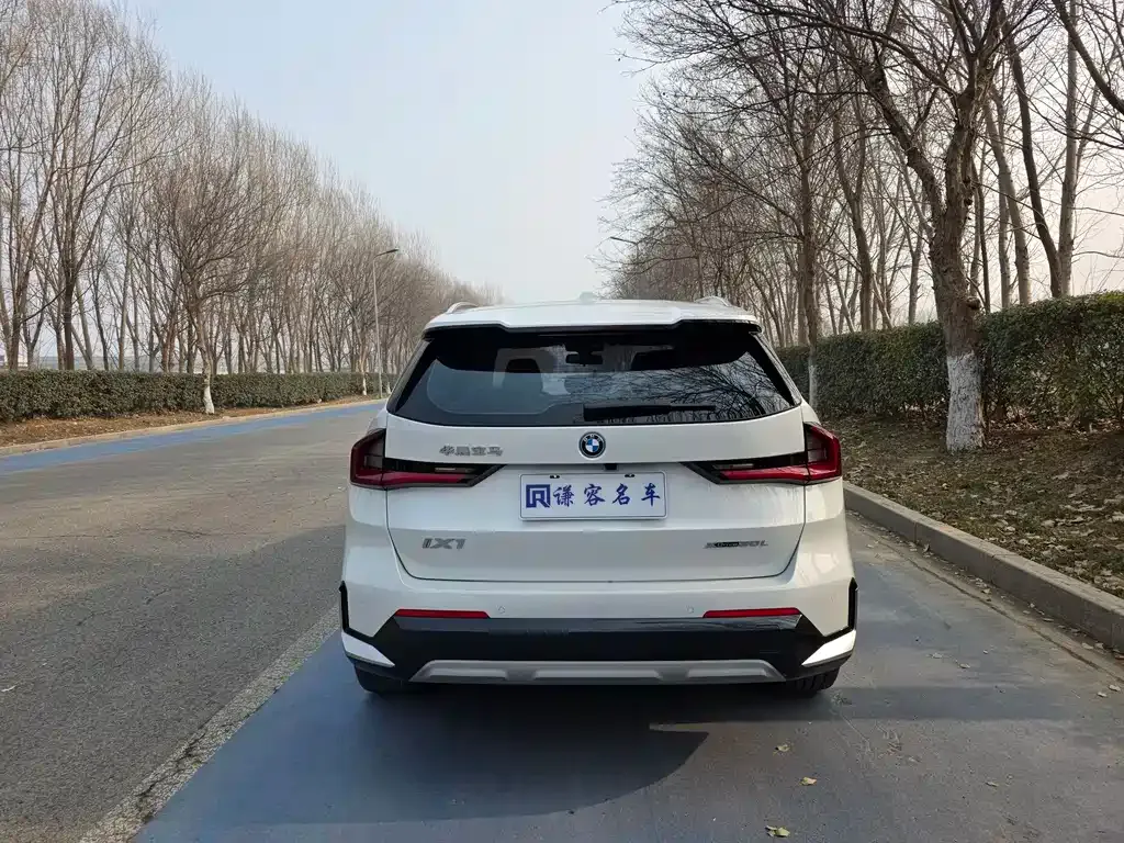 BMW iX1 2024 из CN, фото 9