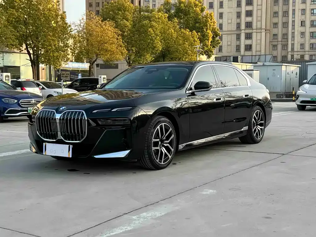 BMW 7 Series 2024 из CN, фото 1