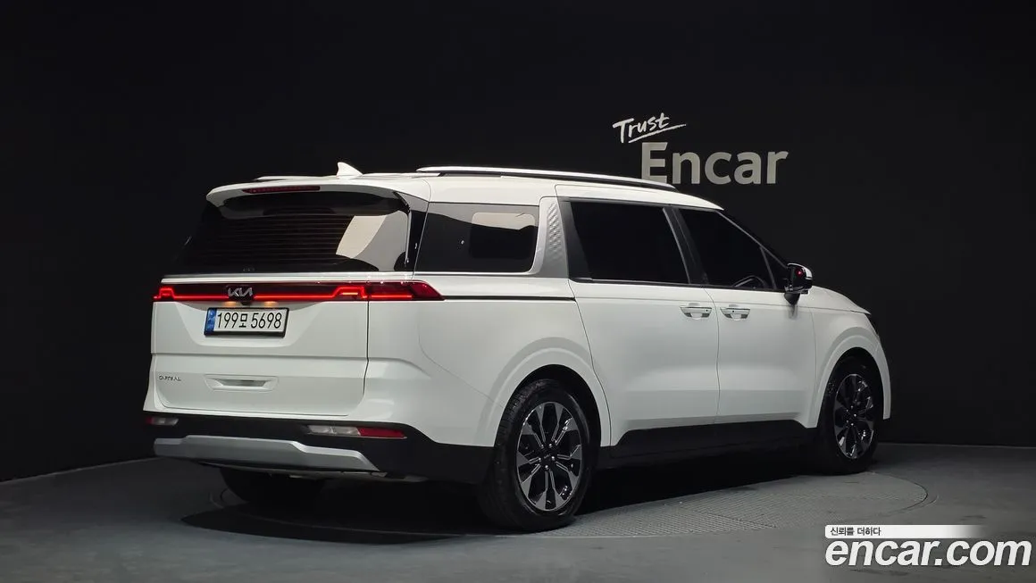 Kia Carnival — фото 2