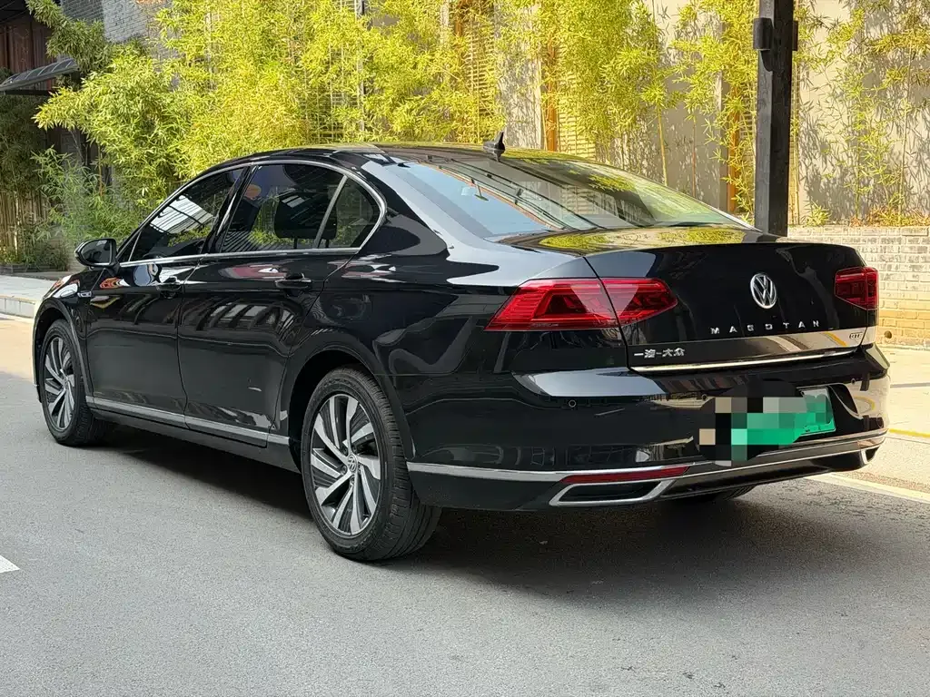 Volkswagen Magotan GTE PHEV 2021 из CN, фото 10