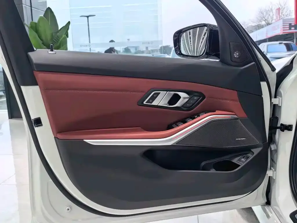 BMW 3 Series — фото 10