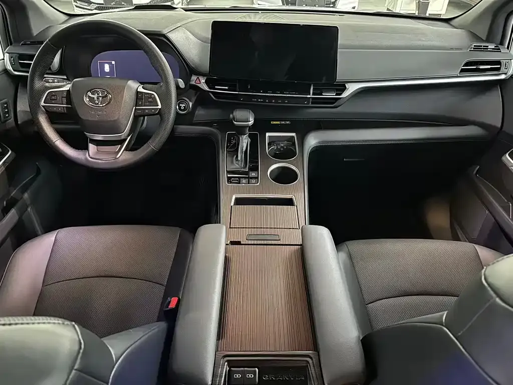 Toyota Granvia 2025 из CN, фото 5