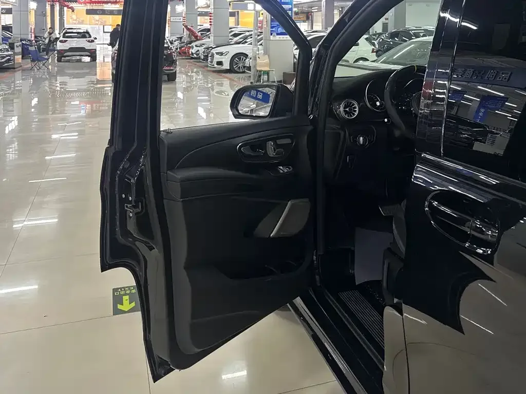 Mercedes-Benz V-Class 2021 из CN, фото 9