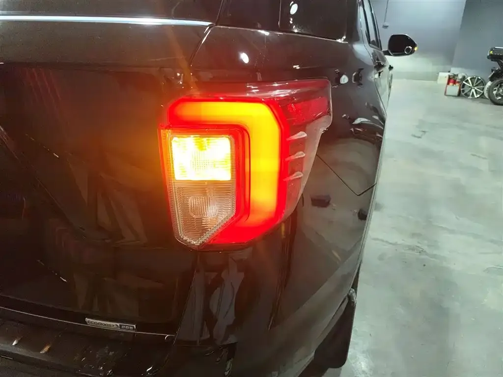 Ford Explorer 2022 из CN, фото 6