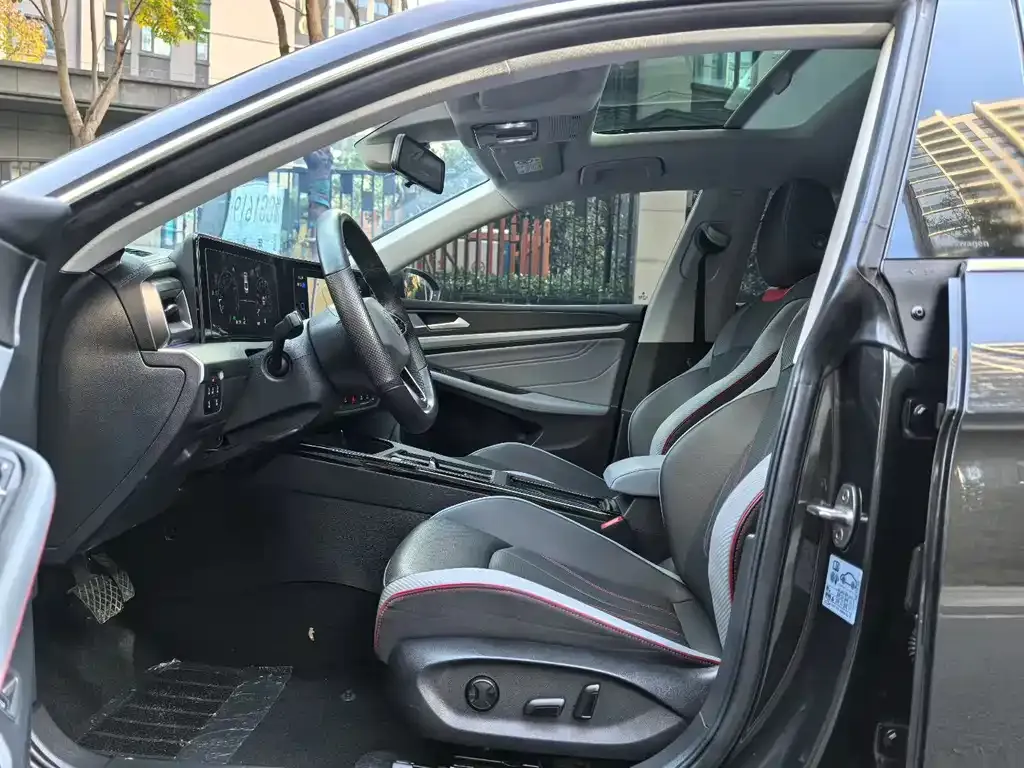 Volkswagen Lamando 2024 из CN, фото 7