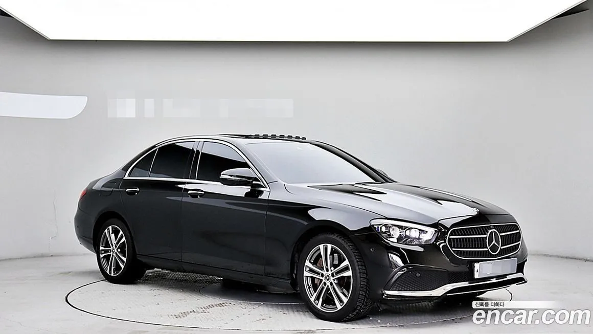 Mercedes-Benz E-Class — фото 6