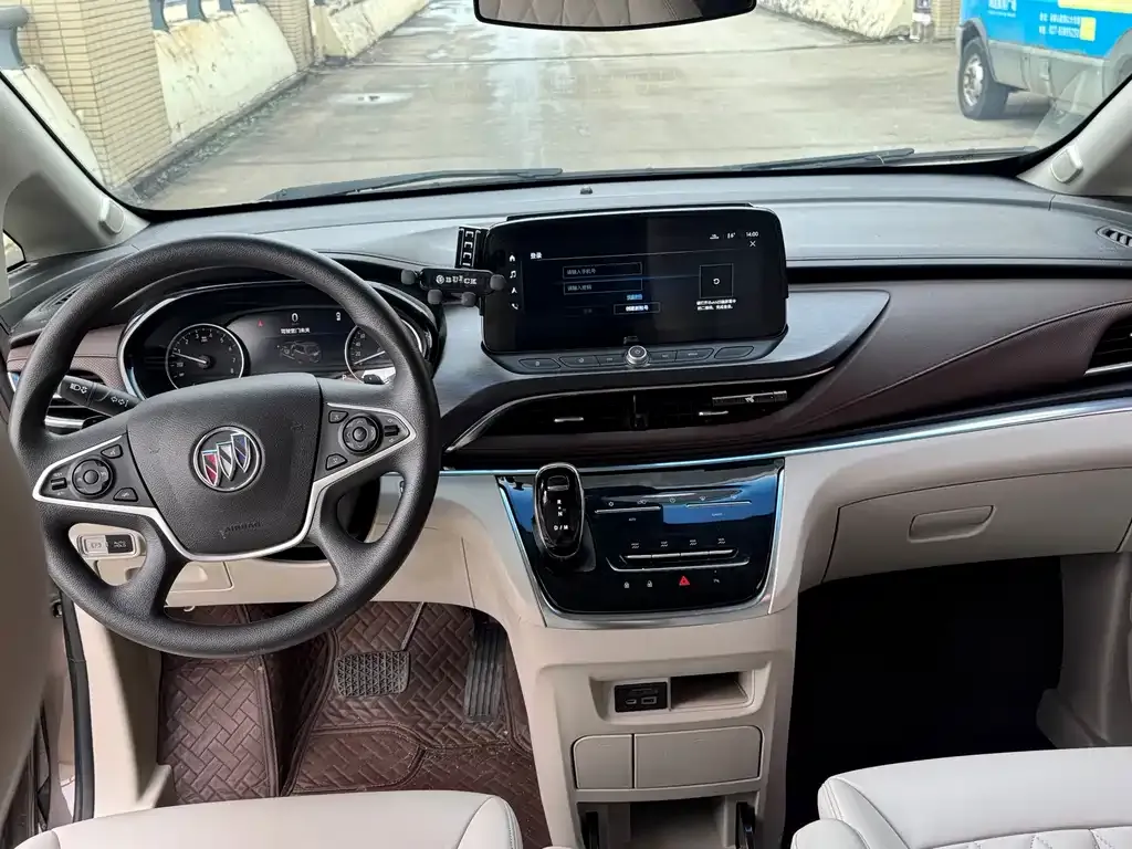 Buick GL8 2023 из CN, фото 2